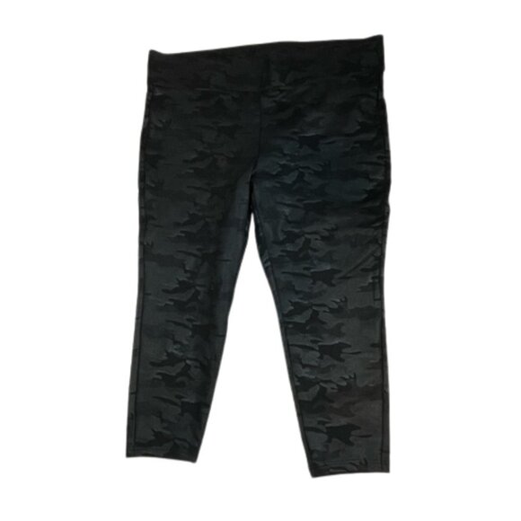 Torrid Black Camo Ponte Pull-On Crop Pants 4X | Stretchy Cropped Leggings - Picture 2 of 6